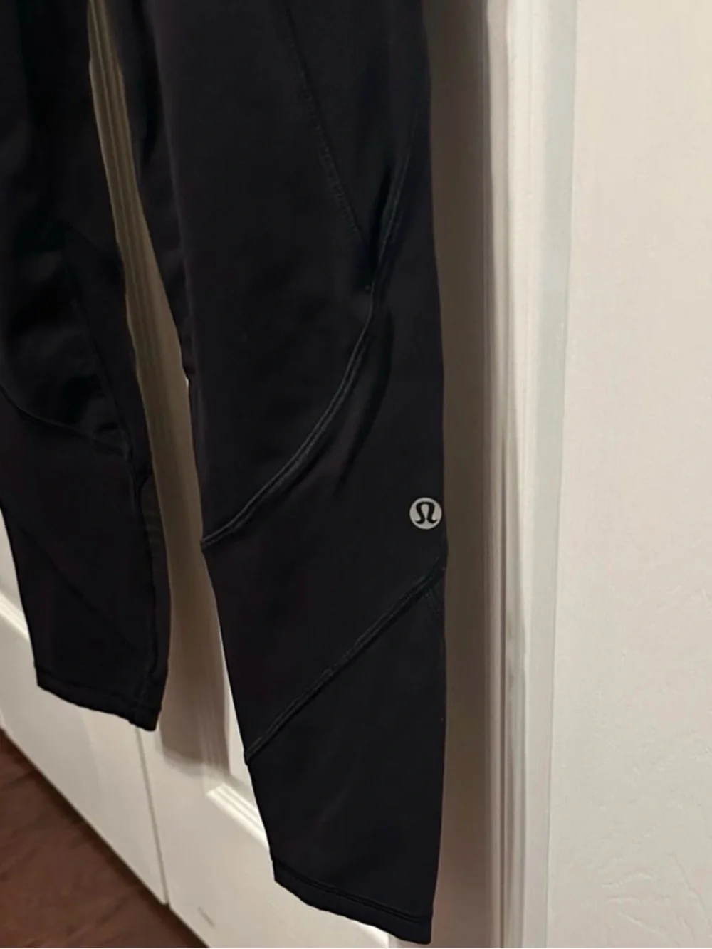 Lululemon |  Black High-Rise Athletic Leggings w/ Mesh Panels - Women’s 4